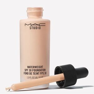 NW15- STUDIO WATERWEIGHT SPF 30 FOUNDATION